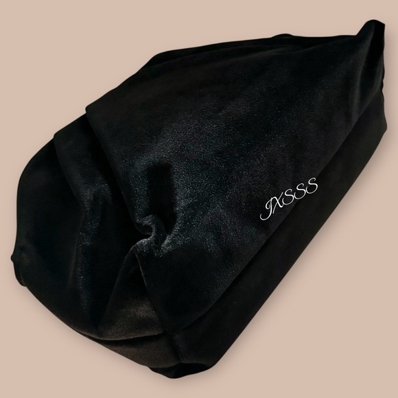 Black-Gold (Velour) Dolce & Gabbana Beauty Large Cosmetic-Makeup Bag - Picture 13 of 16